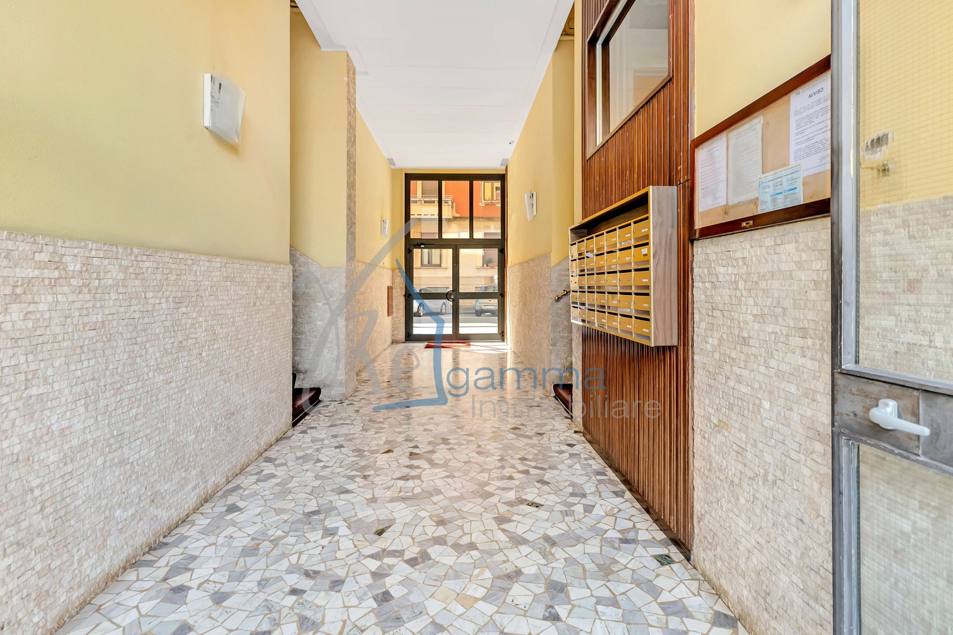 ingresso condominiale
