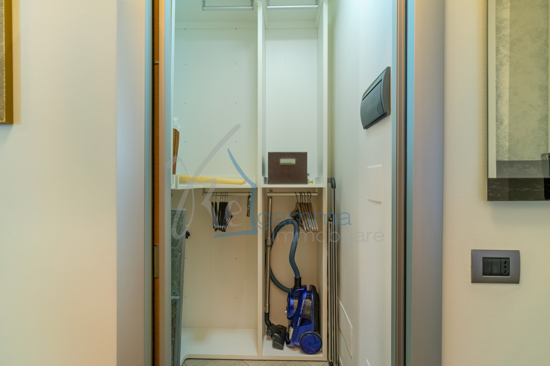 cabina_armadio_bilocale_locazione_via_avezzana_regamma_immobiliare