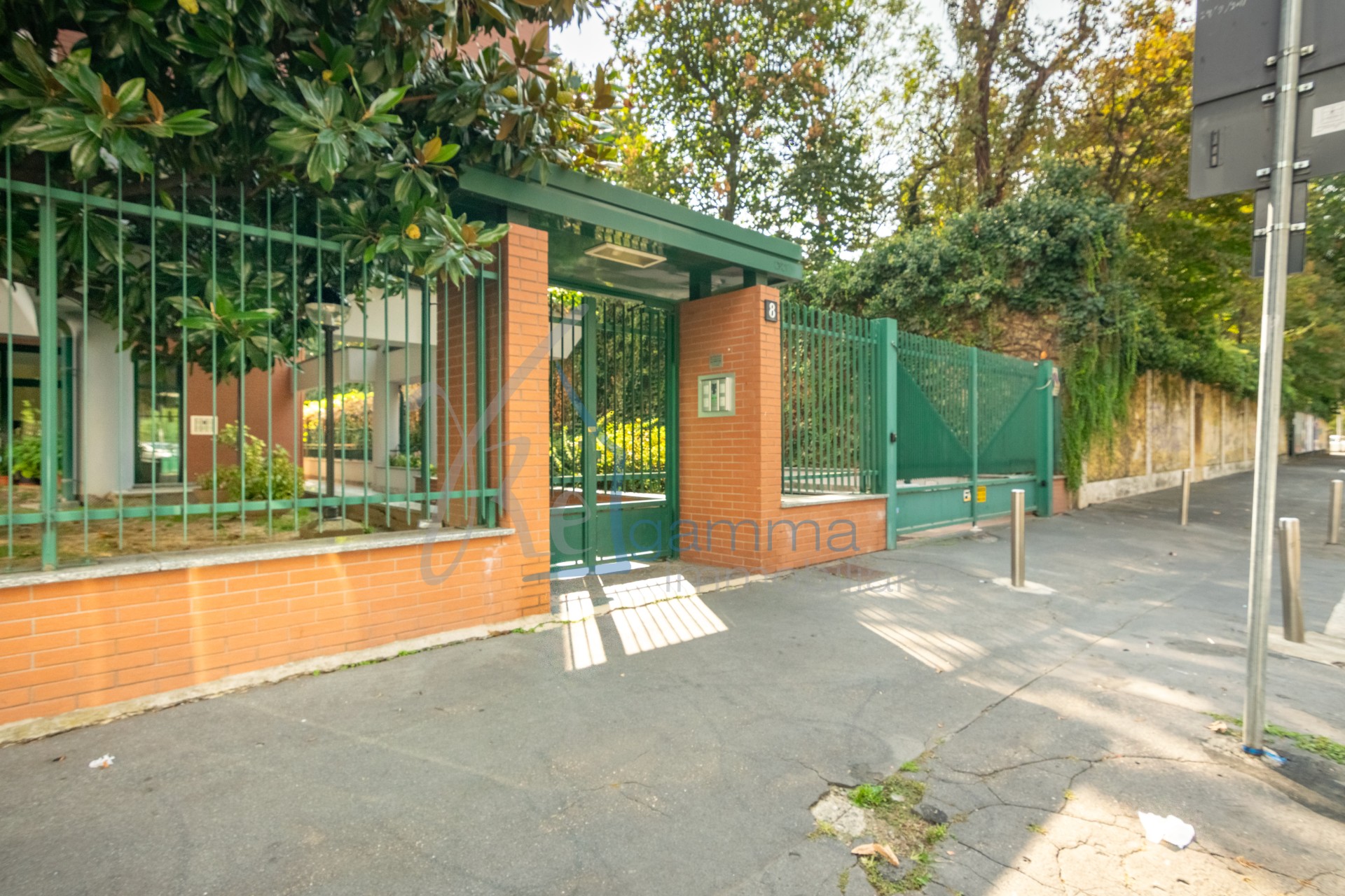 cancello_d'ingresso_bilocale_locazione_via_avezzana_regamma_immobiliare