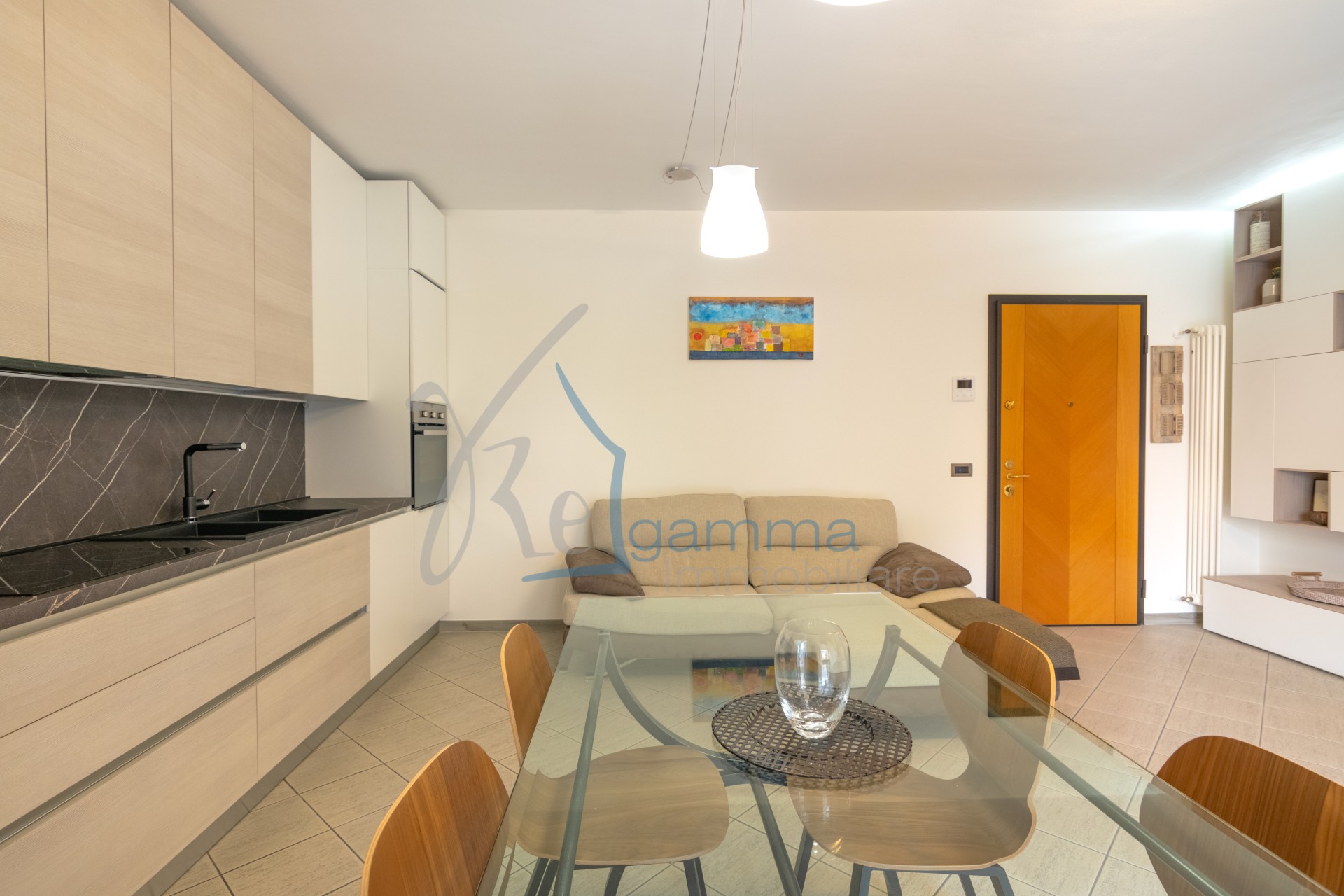 zona_soggiorno_cucina_bilocale_locazione_via_avezzana_regamma_immobiliare(3)